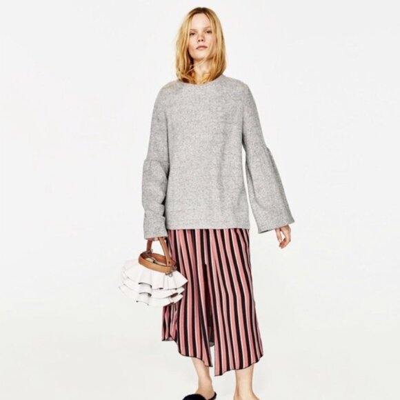 ZARA Bell Sleeve Soft Knit Sweater in Heathered Marled Gray Size S - Picture 4 of 12